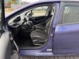 Peugeot 208 1.2 VTI 60Kw AIRCO picture 14