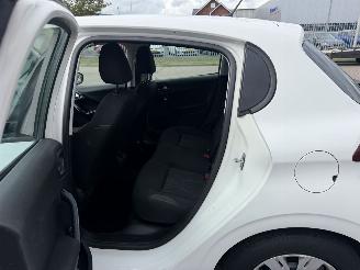 Peugeot 208 1.2 VTI 60Kw AIRCO NAVI picture 17