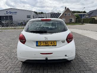 Peugeot 208 1.2 VTI 60Kw AIRCO NAVI picture 4