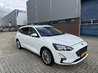 damaged passenger cars Ford Focus 1.0 Hybrid Titanium X 92kw Clima - Navi 2021/6