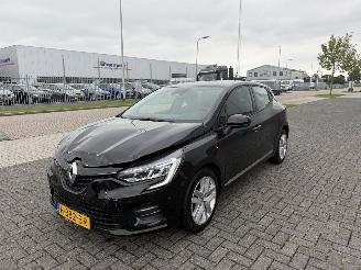 krockskadad bil auto Renault Clio 1.0 TCe  74kw  NAVI 2020/2