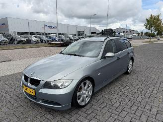 Vaurioauto  passenger cars BMW 3-serie 320i  Automaat 2006/5