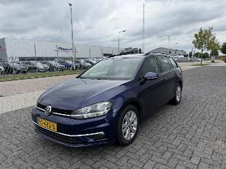 Vaurioauto  passenger cars Volkswagen Golf 1.0 TSI Clima - Navi 2017/11