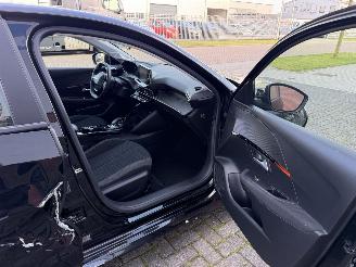 Peugeot e-208 EV Active 50 kWh Clima - Navi picture 21
