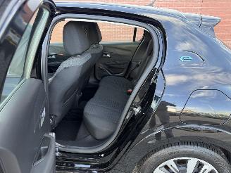 Peugeot e-208 EV Active 50 kWh Clima - Navi picture 15