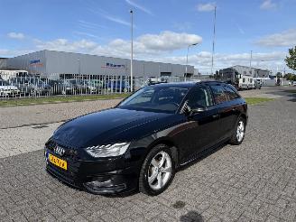 Schadeauto Audi A4 2.0 TDI Aut. S edition Clima - Navi - Pano 2020/8