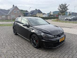 Damaged car Volkswagen Golf 2.0 GTD 135kw DSG Pano - Clima - Navi 2014/10