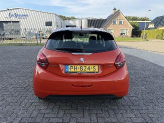 Peugeot 208 1.2 PureTech 60kw AIRCO Euro6 picture 4