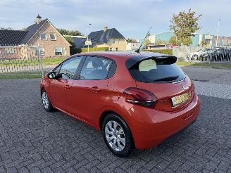 Peugeot 208 1.2 PureTech 60kw AIRCO Euro6 picture 3
