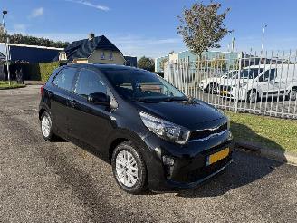 Vaurioauto  passenger cars Kia Picanto 1.0 Dynamic Line AIRCO 2023/5