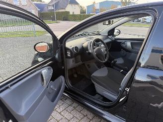 Peugeot 107 1.0 12V XR picture 11