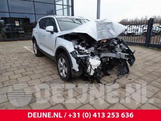 Vrakbiler auto Volvo XC40 XC40 (XZ), SUV, 2017 1.5 T2 12V 2021/1
