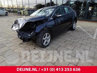 Volvo V-40 V40 (MV), Hatchback 5-drs, 2012 / 2019 2.0 D2 16V picture 3