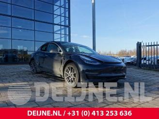 Salvage car Tesla Model 3 Model 3, Sedan, 2017 EV AWD 2020/2