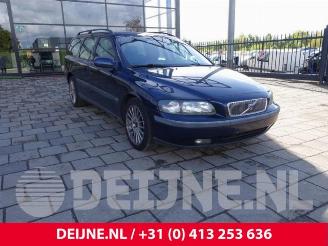 Purkuautot passenger cars Volvo V-70 V70 (SW), Combi, 1999 / 2008 2.4 20V 140 2002/1