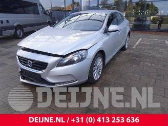 Volvo V-40 V40 (MV), Hatchback 5-drs, 2012 / 2019 2.0 T3 16V picture 3