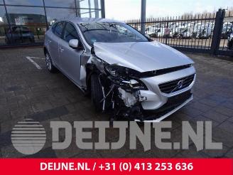 Coche siniestrado Volvo V-40 V40 (MV), Hatchback 5-drs, 2012 / 2019 2.0 T3 16V 2016