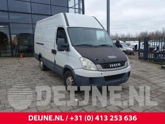 Coche siniestrado Iveco Daily New Daily IV, Van, 2006 / 2011 35C11V, 35S11V 2009/1