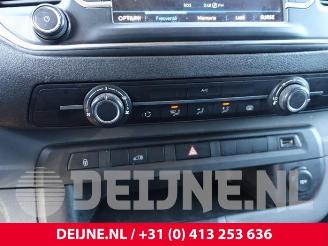 Peugeot Expert Expert (V1/VA/VB/VE/VF/VT/VY), Van, 2016 2.0 Blue HDi 120 16V picture 34