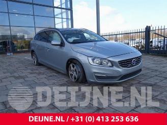 Uttjänta bilar auto Volvo V-60 V60 I (FW/GW), Combi, 2010 / 2018 2.0 D3 20V 2014/9