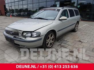 Volvo V-70 V70 (SW), Combi, 1999 / 2008 2.4 20V 170 picture 3