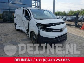 Vrakbiler auto Toyota ProAce ProAce, Van, 2016 1.6 D-4D 115 16V 2019/8
