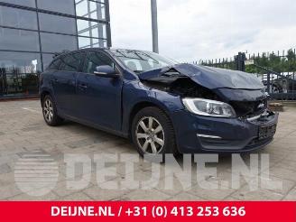 Coche siniestrado Volvo V-60 V60 I (FW/GW), Combi, 2010 / 2018 2.0 D3 20V 2014/9