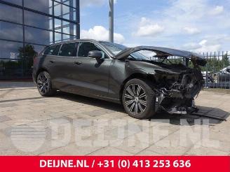 Vrakbiler auto Volvo V-60 V60 II (ZW), Combi, 2018 2.0 T8 16V Plug-in Hybrid AWD 2019/10