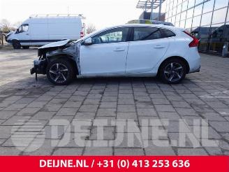 Volvo V-40 V40 (MV), Hatchback 5-drs, 2012 / 2019 2.0 D2 16V picture 4