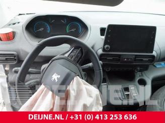 Peugeot Partner Partner (EA//EF/EN/EU), Van, 2018 e-Partner 50 kWh picture 17