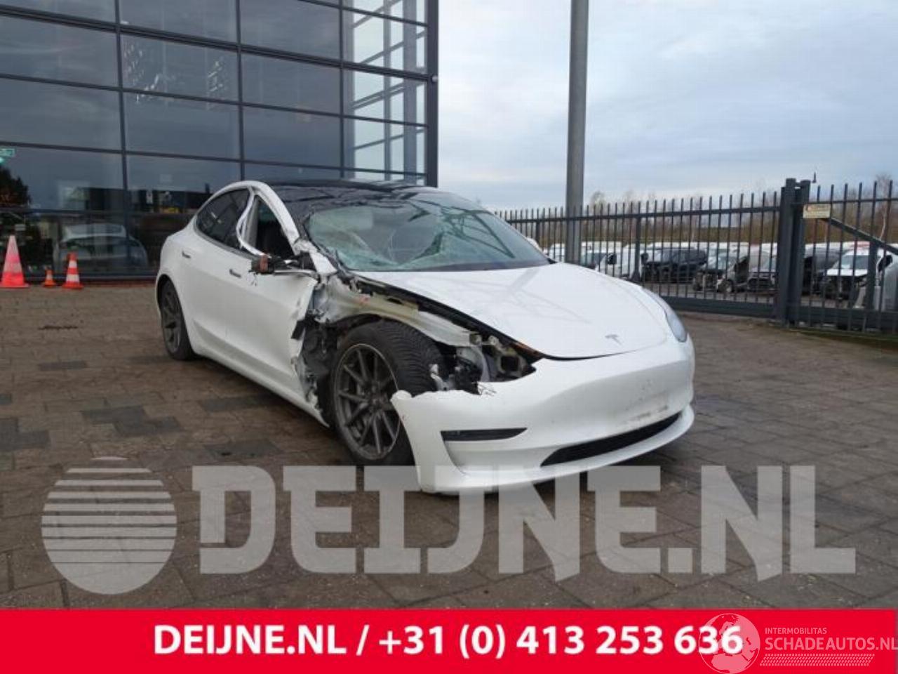 Tesla Model 3 Model 3, Sedan, 2017 Long Range AWD 75 kWh