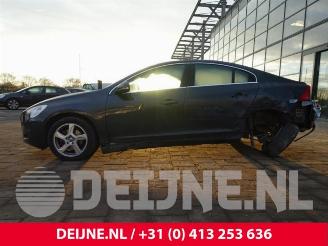 Volvo S-60 S60 II (FS), Sedan, 2010 / 2018 2.0 D3 20V picture 4
