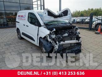 Coche siniestrado Peugeot Partner Partner (EA//EF/EN/EU), Van, 2018 1.5 BlueHDi 75 2019/10