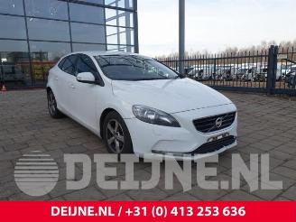 demontáž osobní automobily Volvo V-40 V40 (MV), Hatchback 5-drs, 2012 / 2019 1.6 D 16V 2013