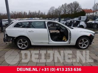 Volvo V-90 V90 II (PW), Combi, 2016 2.0 B6 Mild Hybrid AWD picture 8