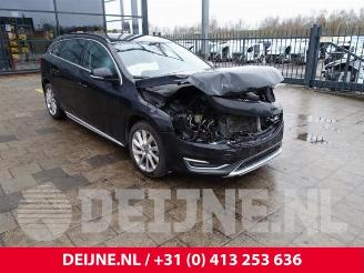 Vrakbiler auto Volvo V-60 V60 I (FW/GW), Combi, 2010 / 2018 1.6 T3 16V 2014/3