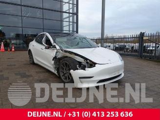 Vrakbiler auto Tesla Model 3 Model 3, Sedan, 2017 Long Range AWD 75 kWh 2020/5