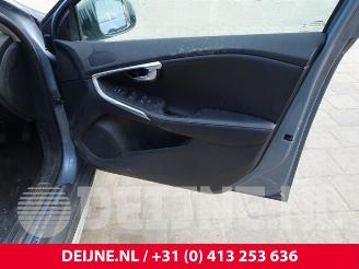 Volvo V-40 V40 Cross Country (MZ), Hatchback 5-drs, 2012 / 2019 1.5 T3 16V Geartronic picture 30