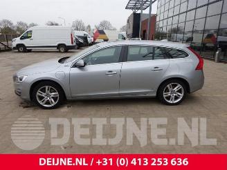 Volvo V-60 V60 I (FW/GW), Combi, 2010 / 2018 2.4 D6 20V Plug-in Hybrid AWD picture 4