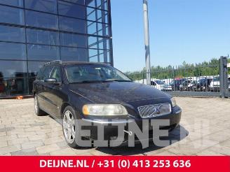 Vrakbiler auto Volvo V-70 V70 (SW), Combi, 1999 / 2008 2.4 D5 20V 2006/1