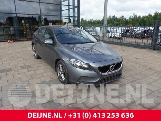 Vrakbiler auto Volvo V-40 V40 (MV), Hatchback 5-drs, 2012 / 2019 2.0 D3 16V 2018/4