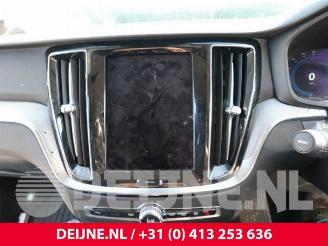 Volvo V-60 V60 Cross Country II (ZZ), Combi, 2018 2.0 B5 16V Mild Hybrid Geartronic AWD picture 26