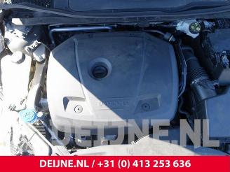 Volvo V-40 V40 (MV), Hatchback 5-drs, 2012 / 2019 2.0 T3 16V picture 35