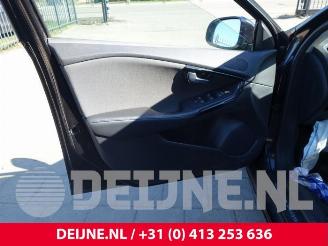 Volvo V-40 V40 (MV), Hatchback 5-drs, 2012 / 2019 2.0 T3 16V picture 17
