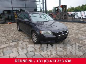 Vrakbiler auto Volvo V-50 V50 (MW), Combi, 2003 / 2012 2.4 20V 2004/7