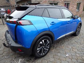 Peugeot 2008 GT picture 5