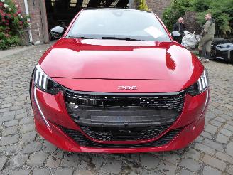 Peugeot 208 GT picture 2