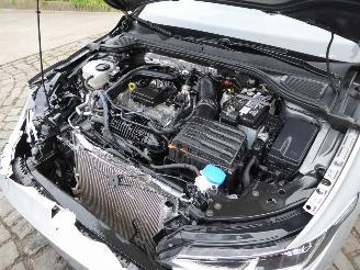 Volkswagen Golf Life picture 7