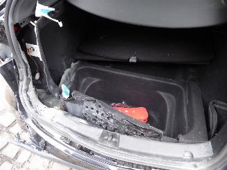 Tesla Model Y  picture 9