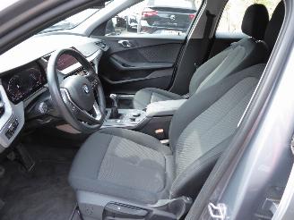 BMW 1-serie 116 d Advantage picture 9